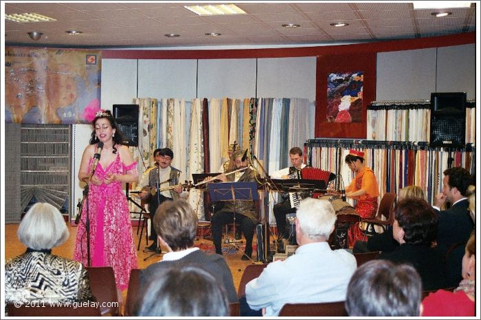 Gülay Princess & The Ensemble Aras at Fa. Tikal, Wels (2003)