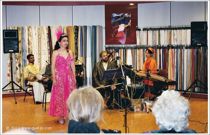 Gülay Princess & The Ensemble Aras at Fa. Tikal, Wels (2003)