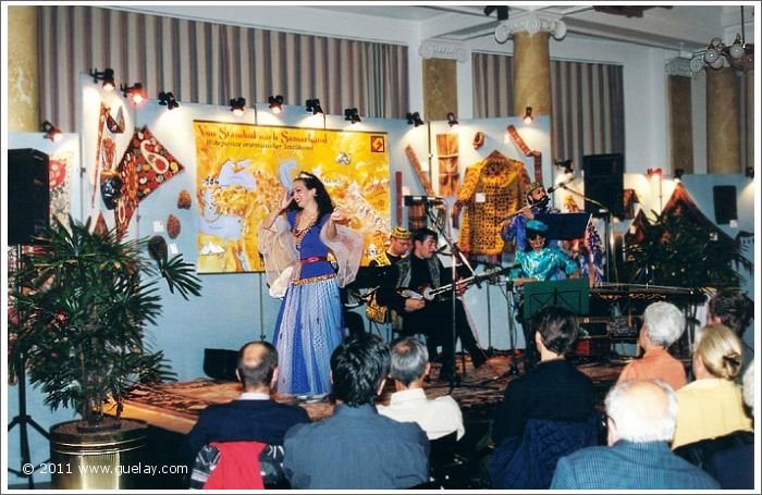 Gülay Princess & The Ensemble Aras in Villach, Parkhotel (2000)