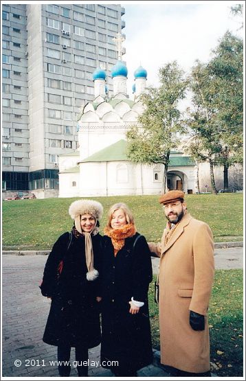 Gülay Princess, Reet Kudu and Josef in Moscow (2001)