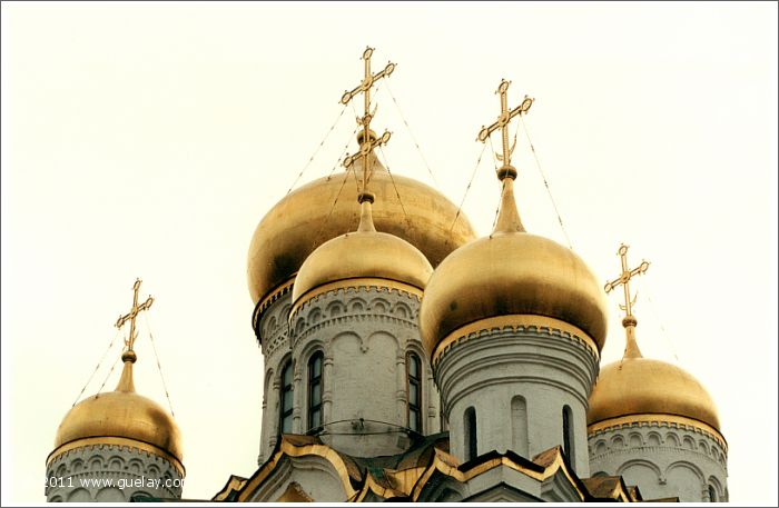 golden cupolas in Kremlin