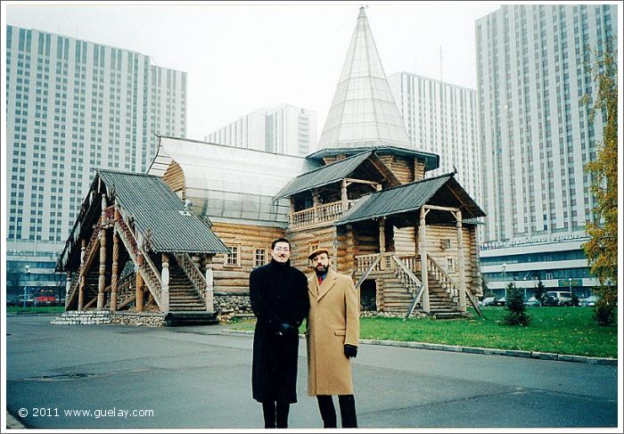 Nariman Hodjati and Josef Olt near Ismailovsky Park in Moscow (2001)