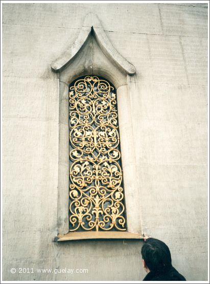 a chapel's window (Novodevichy Convent)