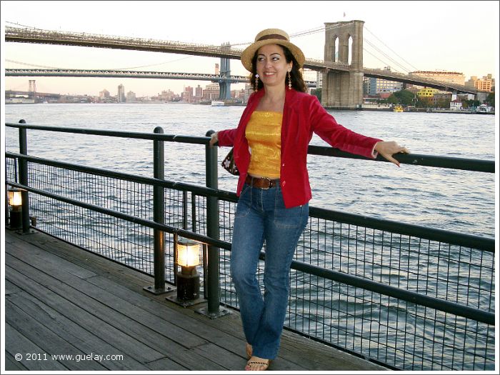 Gülay Princess at Brooklyn Bridge, New York (2005)