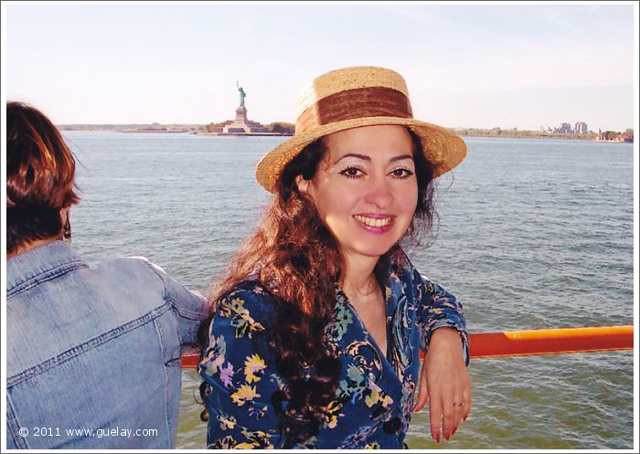 Gülay Princess with liberty statue in New York (2005)