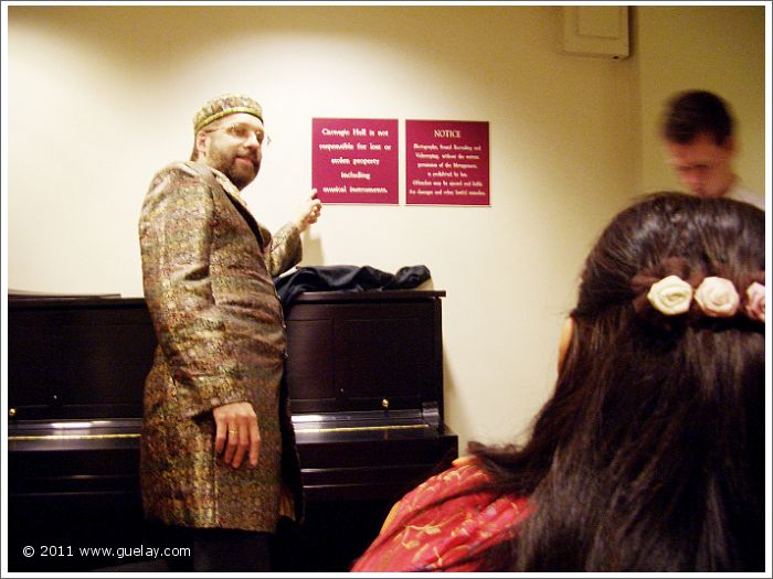 Josef Olt in Carnegie Hall's warderobe (2005)