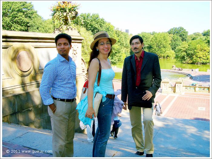 Lalu Joseph Alappatt, Gülay Princess and Nariman Hodjati in Central Park (2005)