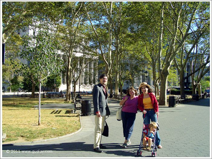 Nariman Hodjati, Rene Rogers and Gülay Princess in Manhattan, New York (2005)