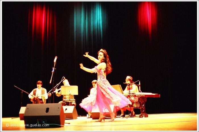 Gülay Princess & The Ensemble aras at Reşit Rey Concert Hall, Istanbul (2005)