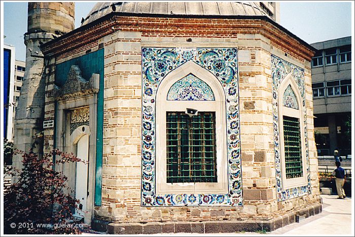 Konak Square, Izmir (1998)