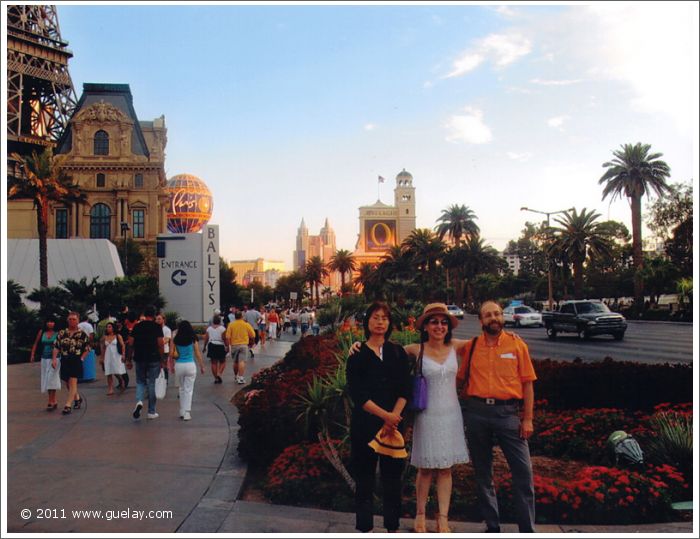 Ting Feng-Chiu, Gülay Princess and Josef Olt in Las Vegas, Nevada (2006)