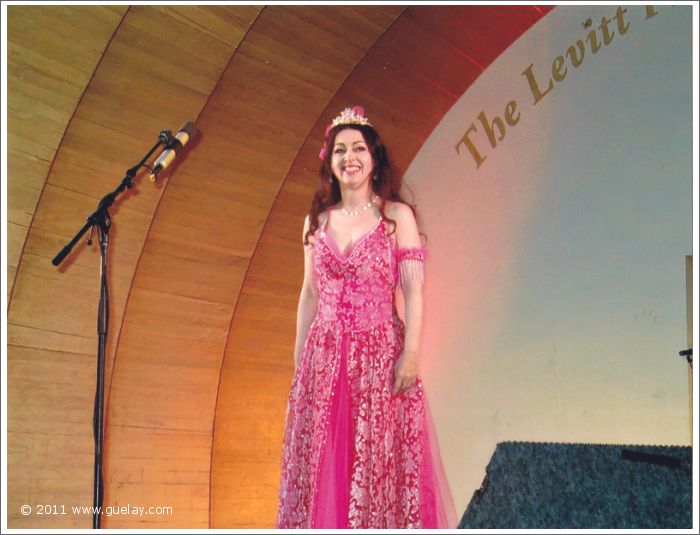 Gülay Princess at Levitt Pavilion, Pasadena, California (2006)