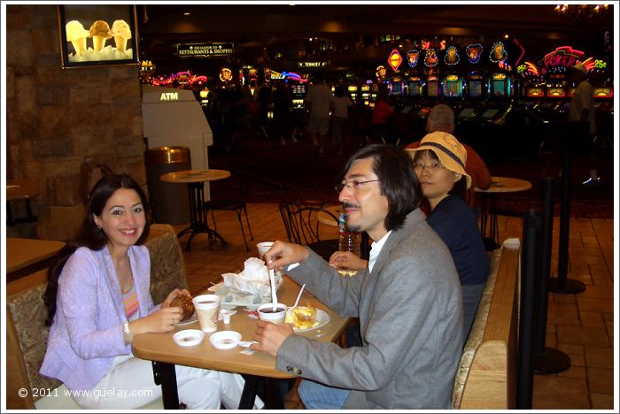 Gülay Princess, Josef, Nariman and Feng-Chiu in Hotel Excalibur, Las Vegas, Nevada (2006)