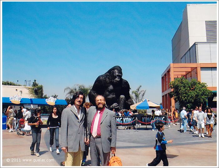 Nariman Hodjati and Josef Olt in Universal Studios, Hollywood (2006)