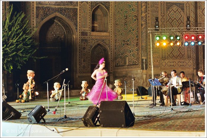 Gülay Princess & The Ensemble Aras at Registan Square in Samarkand (2003)