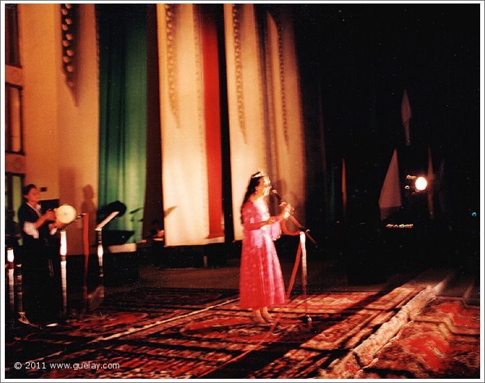 Gülay Princess performing at Sharq Taronalari Music Festival in Samarkand (1999)