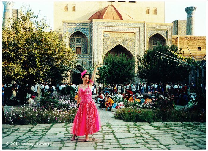 Gülay Princess at Sharq Taronalari Music Festival in Samarkand (2003)