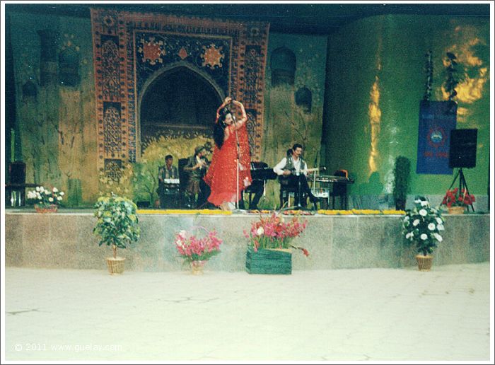 Gülay Princess & The Ensemble Aras at Sharq Taronalari Music Festival in Samarkand (2003)