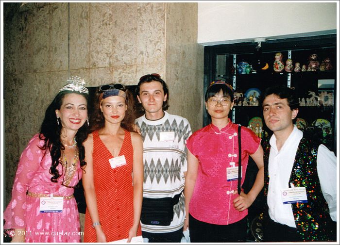 Gülay Princess, Dimitry, Feng-Chiu, Alexander in the lobby of Hotel Afrosiyob (1999)