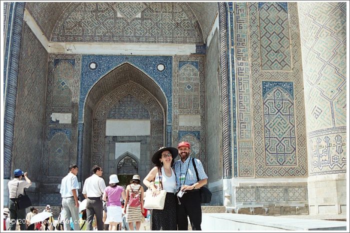 Gülay Princess and Josef Olt, main portal of Bibi-Khanym Mosque in Samarkand (2003)