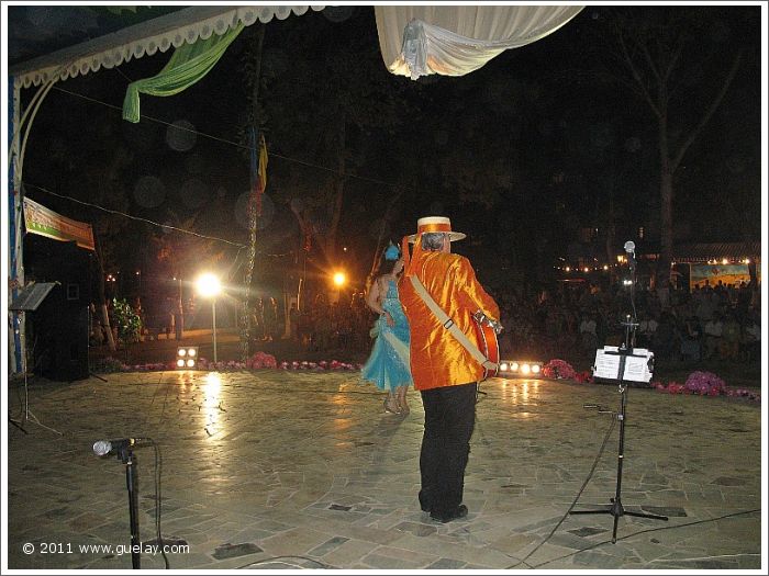 Gülay Princess & The Ensemble Aras, performance in the Park of Youth, Samarkand (2007)