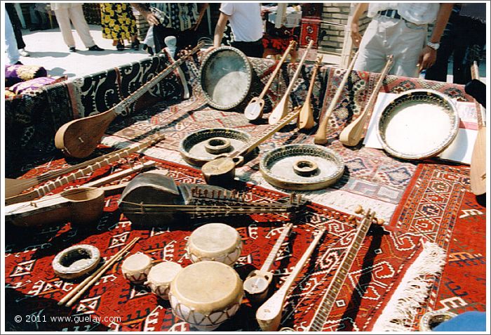 musical instruments of Uzbekistan in Samarkand (1999)