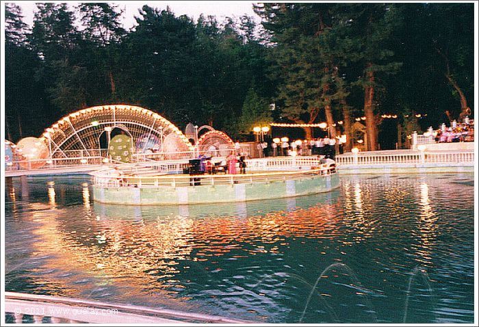 Gülay Princess & The Ensemble Aras performing at Sharq Taronalari Music Festival (1999)