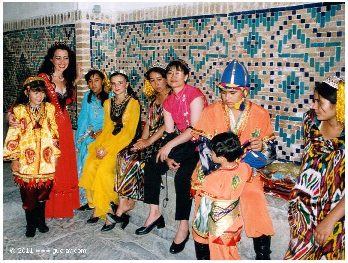 Gülay Princess, Feng-Chiu at Sharq Taronalari Music Festival, Samarkand (1999)